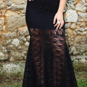 Saia Longa de Renda e Rabo de Sereia