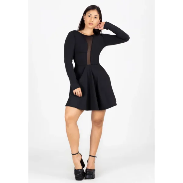 Vestido Godê Manga Longa com Decote em Tulê